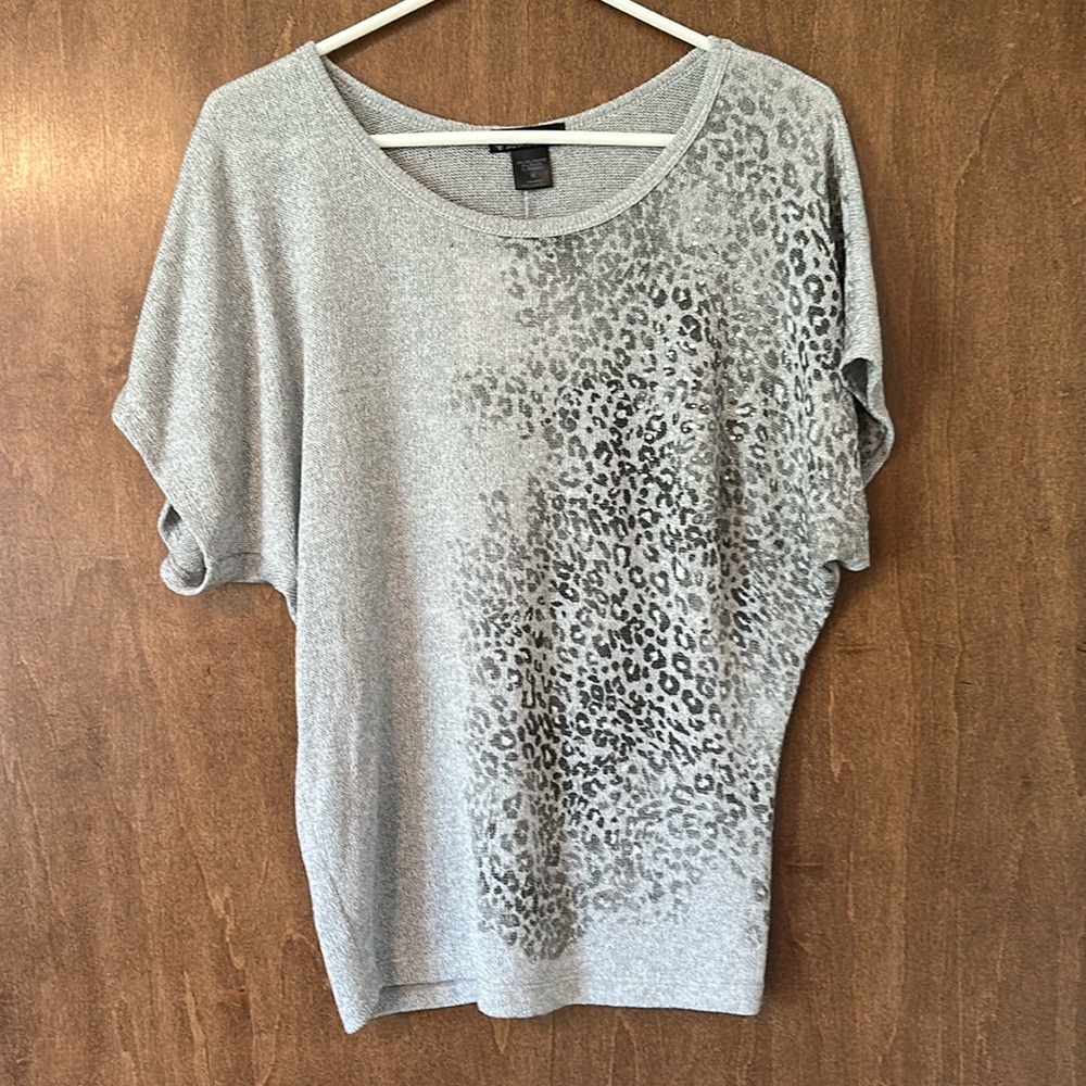 NWT Signature Studio Silver Leopard Print Dolman Sleeve Blouse